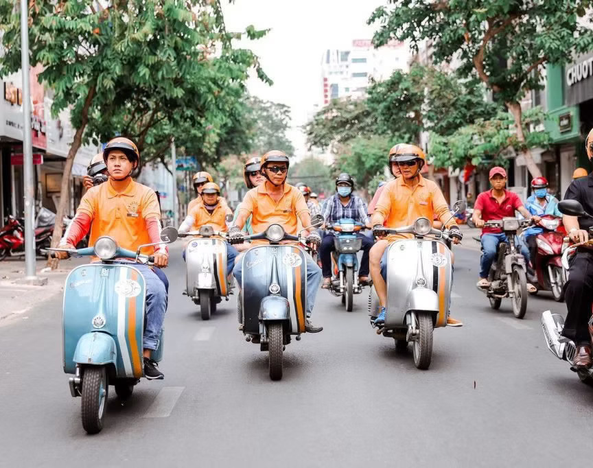 Vespa Adventures